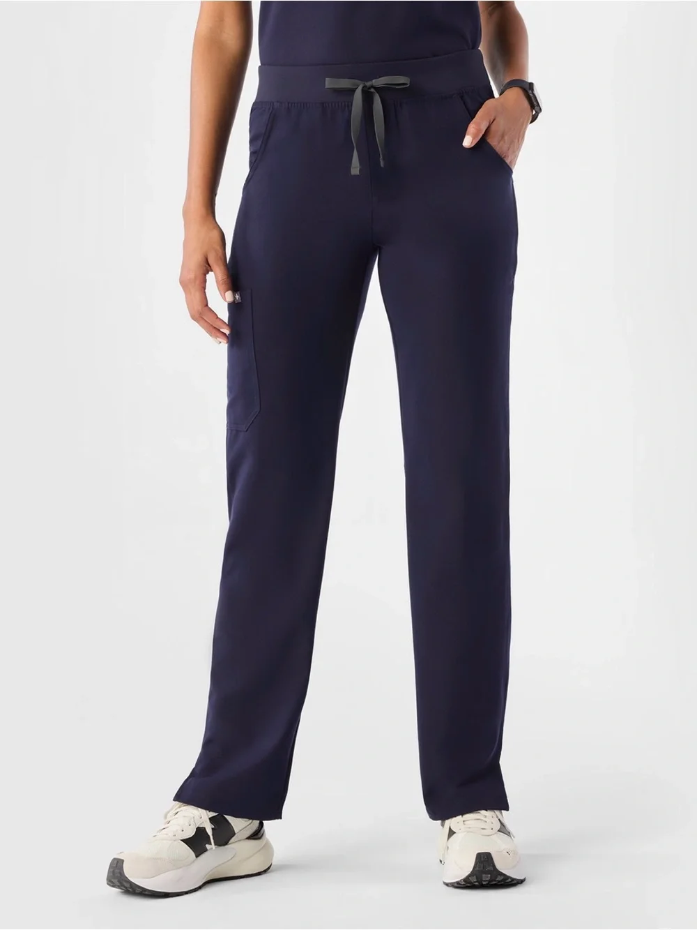 FIGS Women’s Kade™ Cargo Scrub Pants Navy Small Petite - Picture 9 of 9